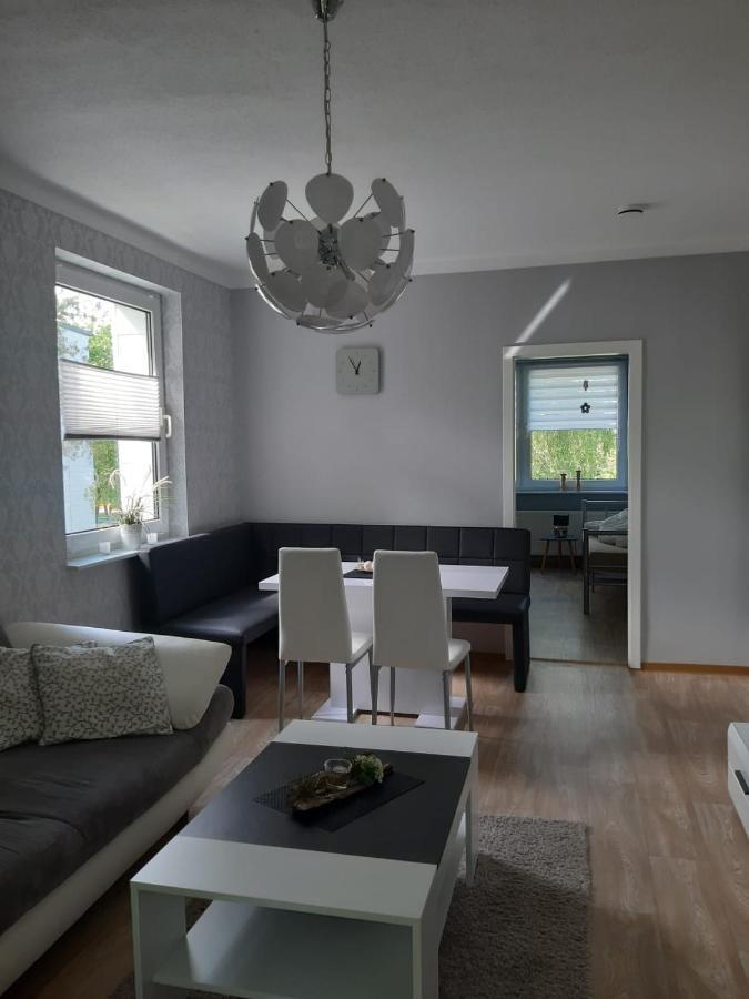 Neetzow Ferienwohnung "Am Schlosspark" מראה חיצוני תמונה